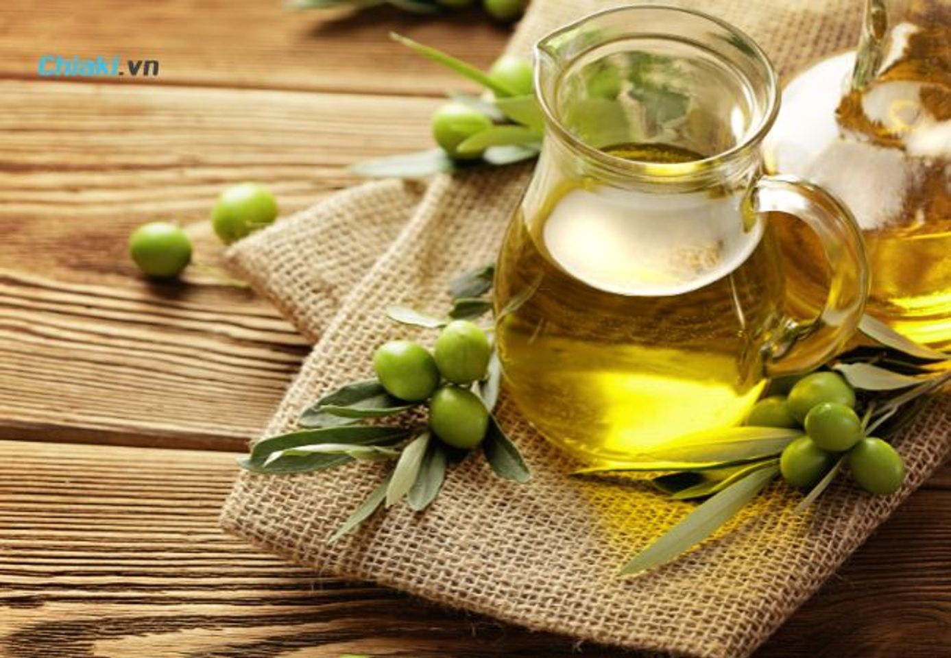 Sử dụng dầu oliu để dưỡng l&ocirc;ng m&agrave;y