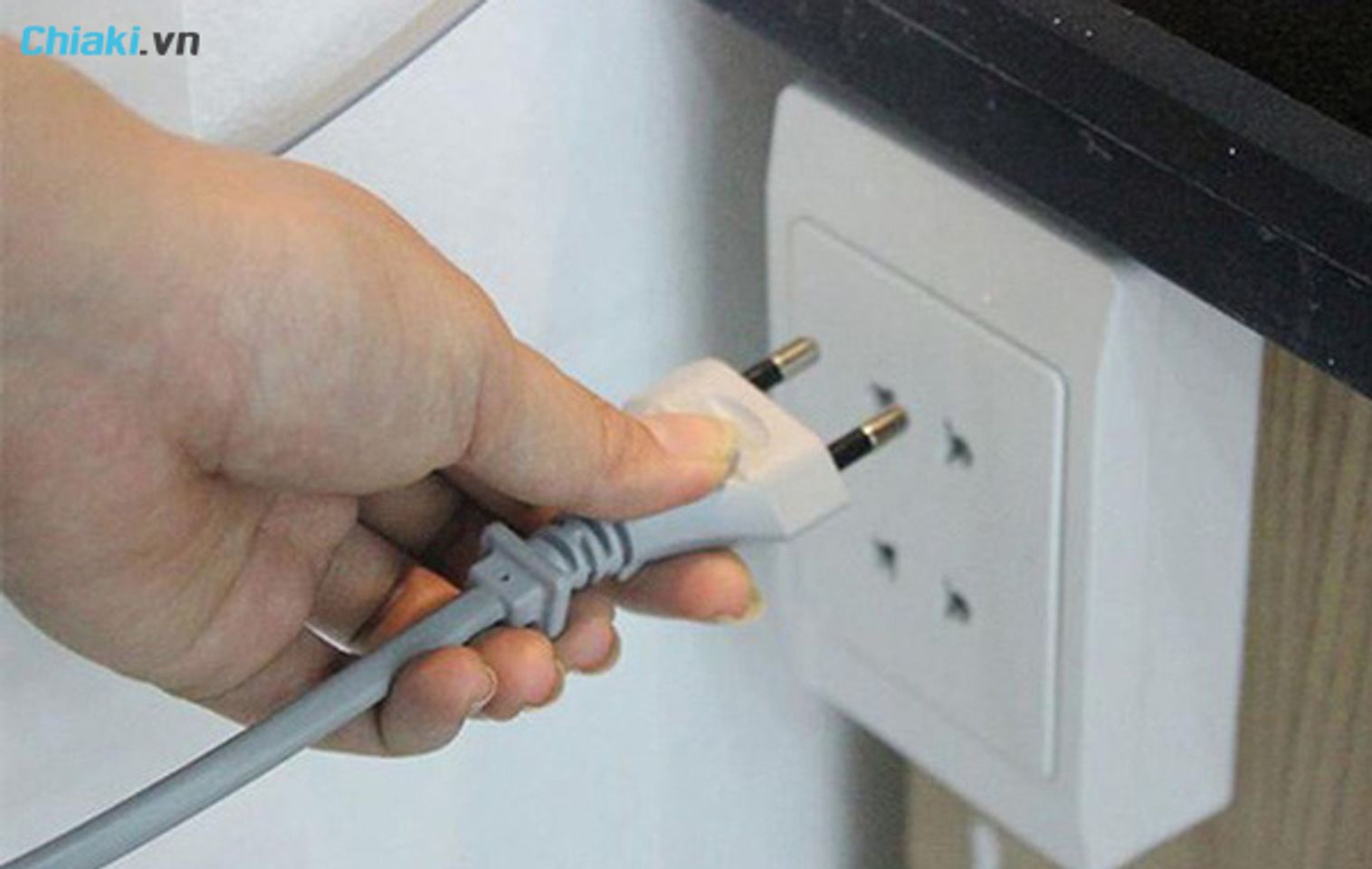 c&aacute;ch sử dụng m&aacute;y x&ocirc;ng mặt phải tắt m&aacute;y v&agrave; r&uacute;t nguồn điện