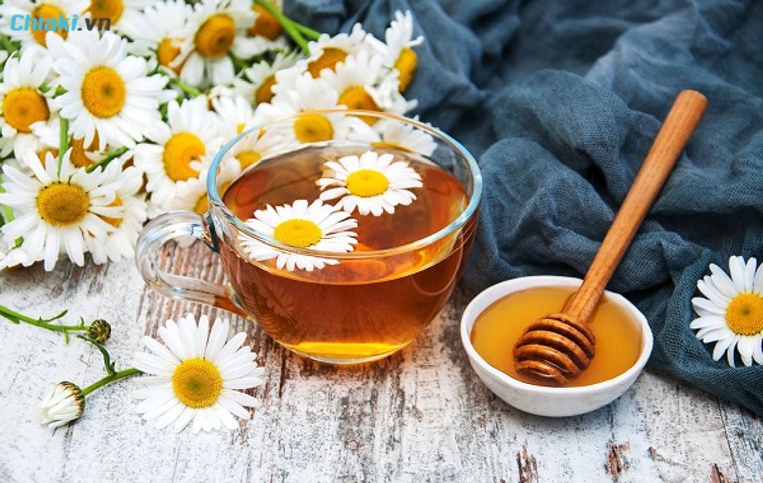 c&aacute;ch uống mật ong để tăng c&acirc;n với hoa c&uacute;c