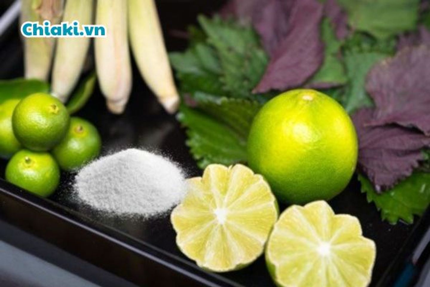 X&ocirc;ng mặt trị mụn với l&aacute; t&iacute;a t&ocirc;