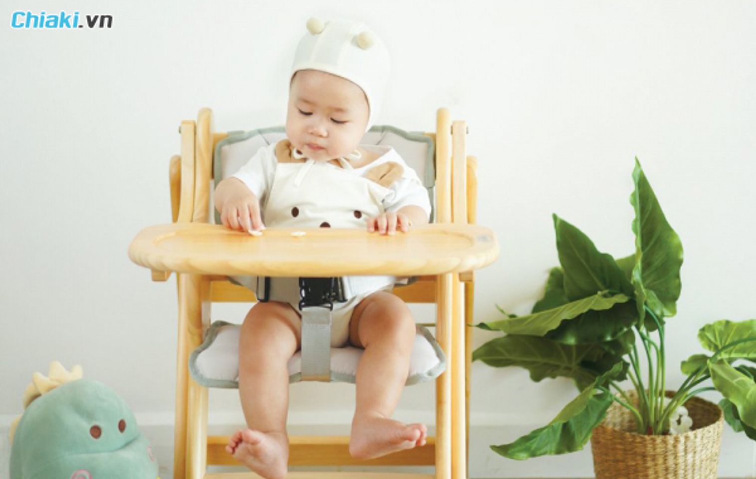ghế ăn dặm cho b&eacute; bằng gỗ