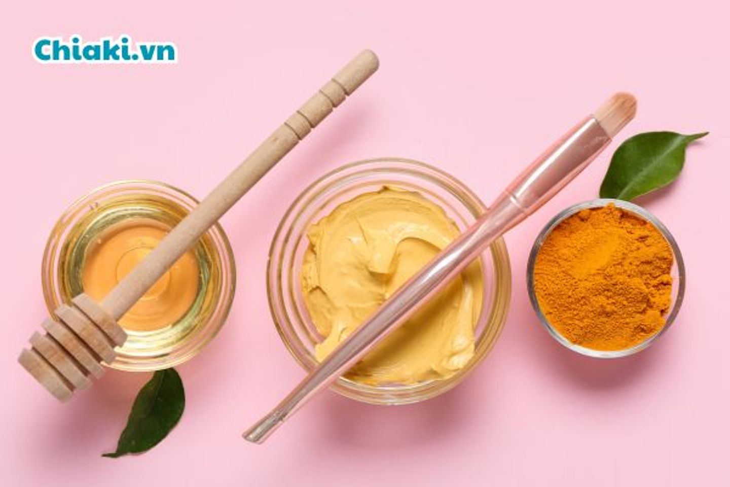 Mặt nạ trị n&aacute;m t&agrave;n nhang tinh bột nghệ v&agrave; mật ong