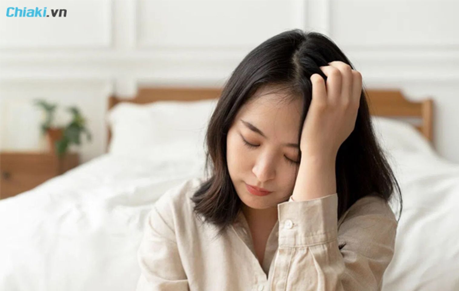 L&ocirc;ng mi rụng do gặp c&aacute;c vấn đề về sức khỏe