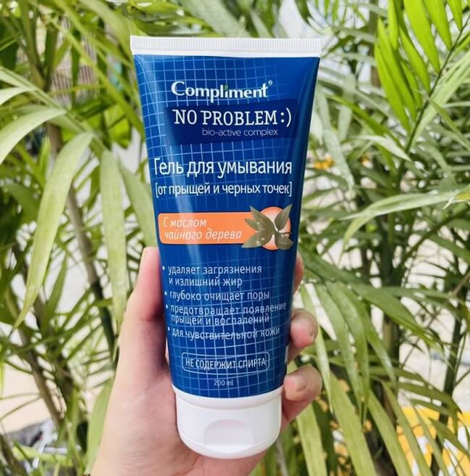 Sữa rửa mặt tr&agrave;m tr&agrave; Compliment