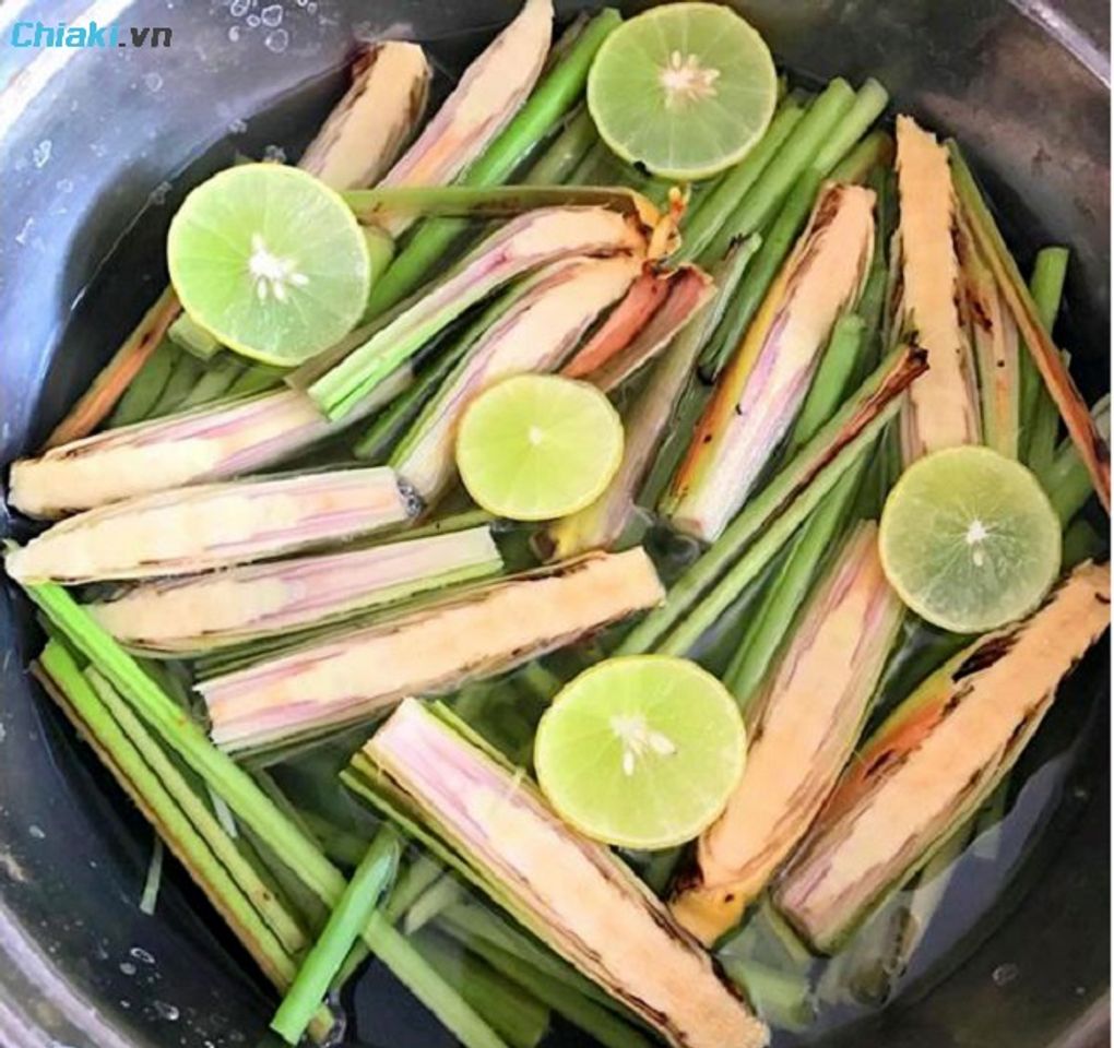 X&ocirc;ng mặt bằng sả chanh hỗ trợ điều trị mụn
