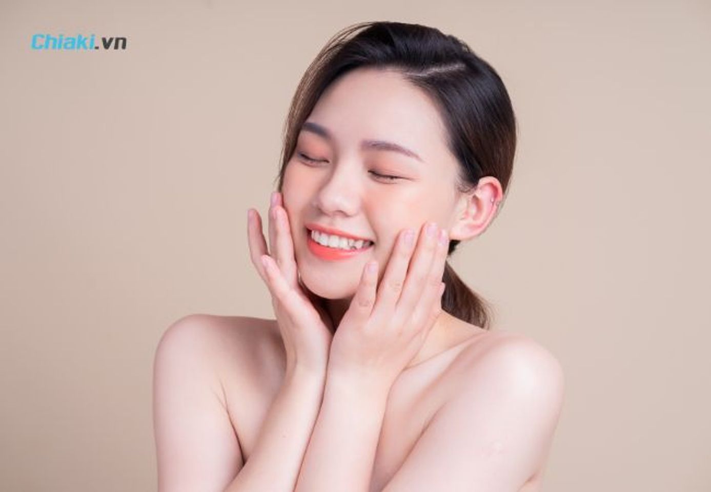 X&ocirc;ng hơi mặt gi&uacute;p l&agrave;m sạch da hiệu quả