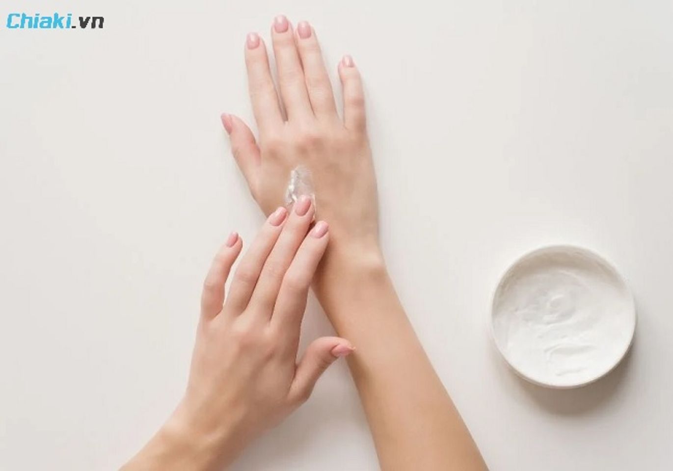 13 tuổi c&oacute; n&ecirc;n d&ugrave;ng kem dưỡng da body kh&ocirc;ng?