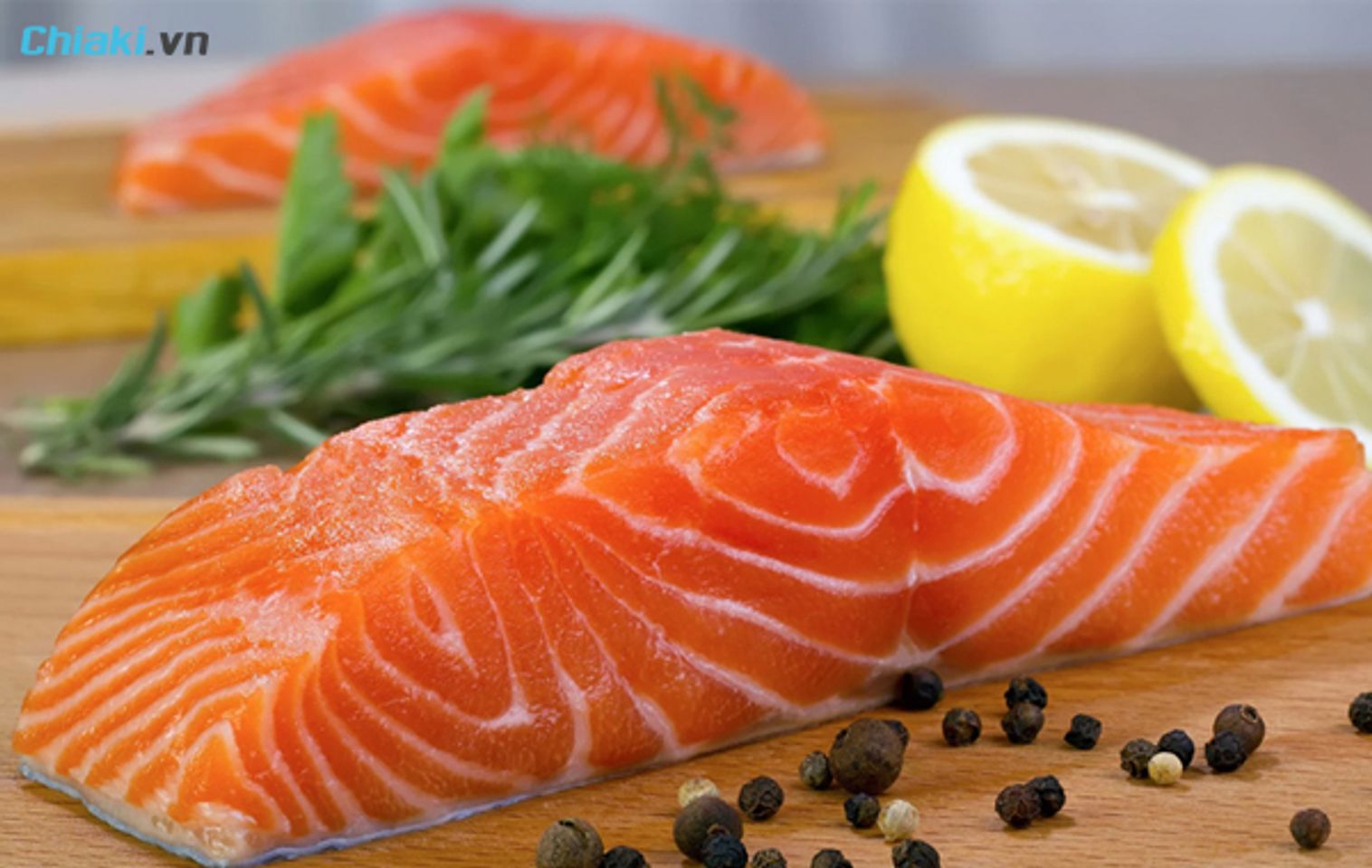 C&aacute; hồi l&agrave; thực phẩm gi&agrave;u vitamin D