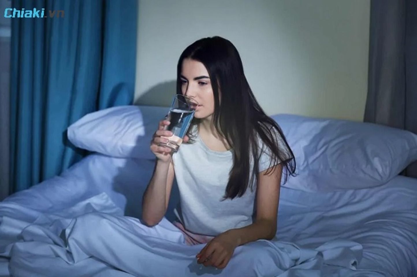 Bạn c&oacute; thể uống vitamin E trước khi đi ngủ