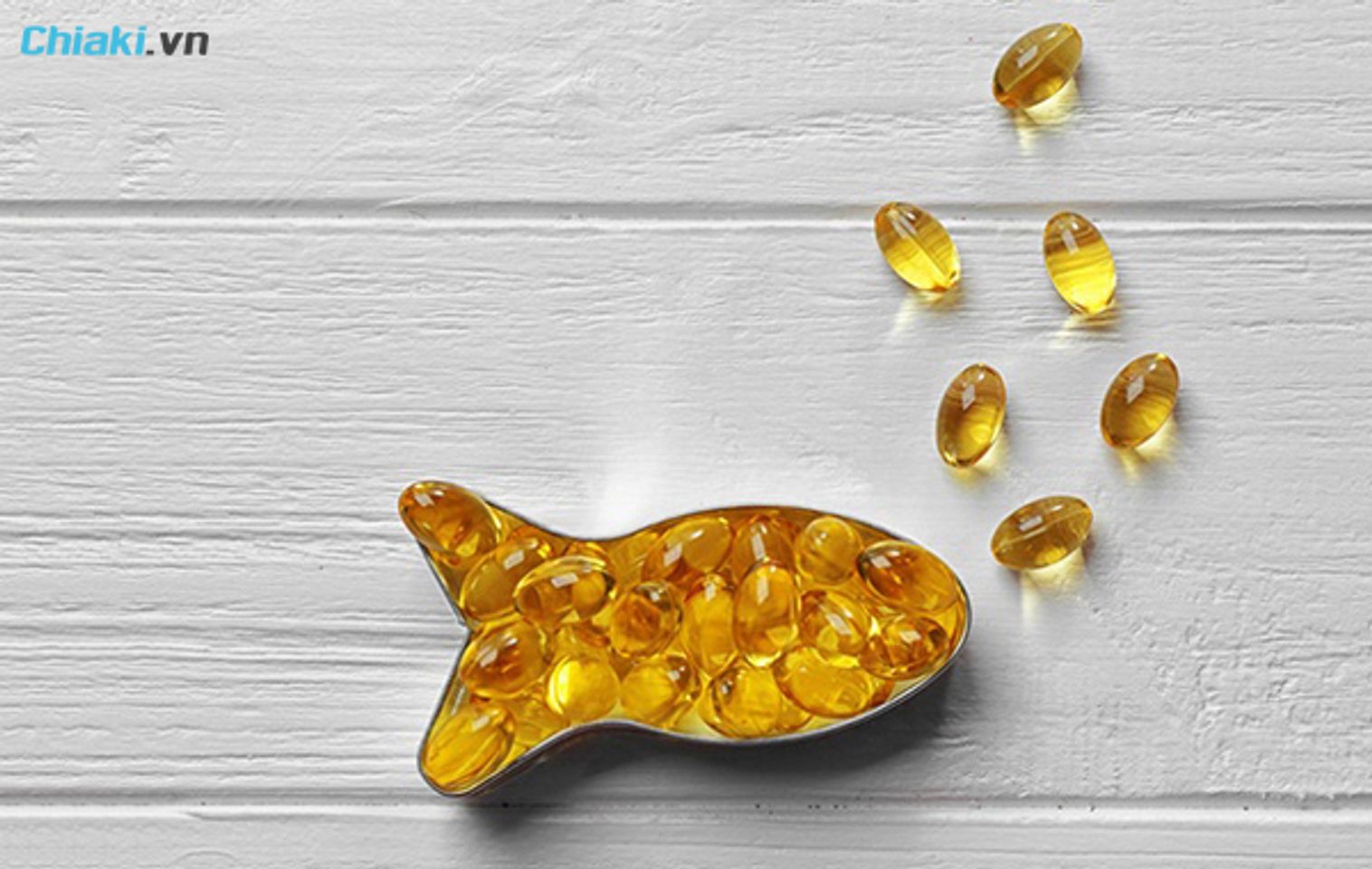 Dầu gan c&aacute; tuyết l&agrave; thực phẩm gi&agrave;u vitamin D