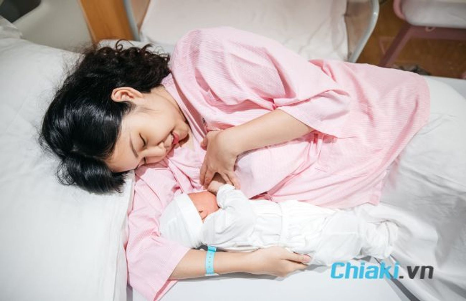 dấu hiệu mẹ sắp mất sữa - lượng sữa kh&ocirc;ng tăng