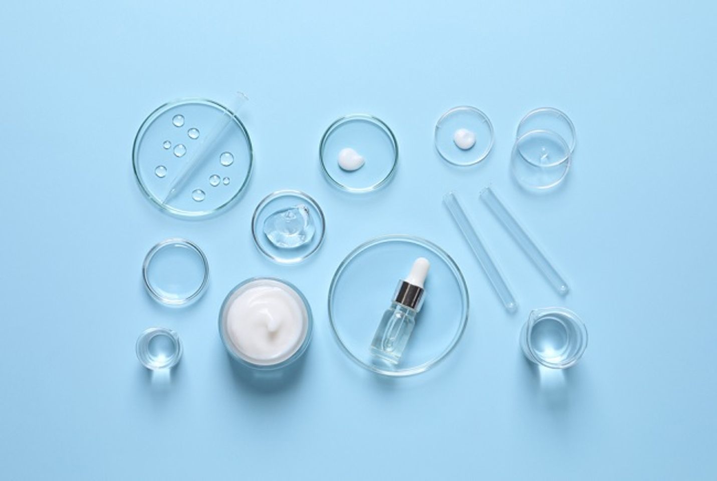 Dược mỹ phẩm gi&uacute;p điều trị tốt c&aacute;c vấn đề về da