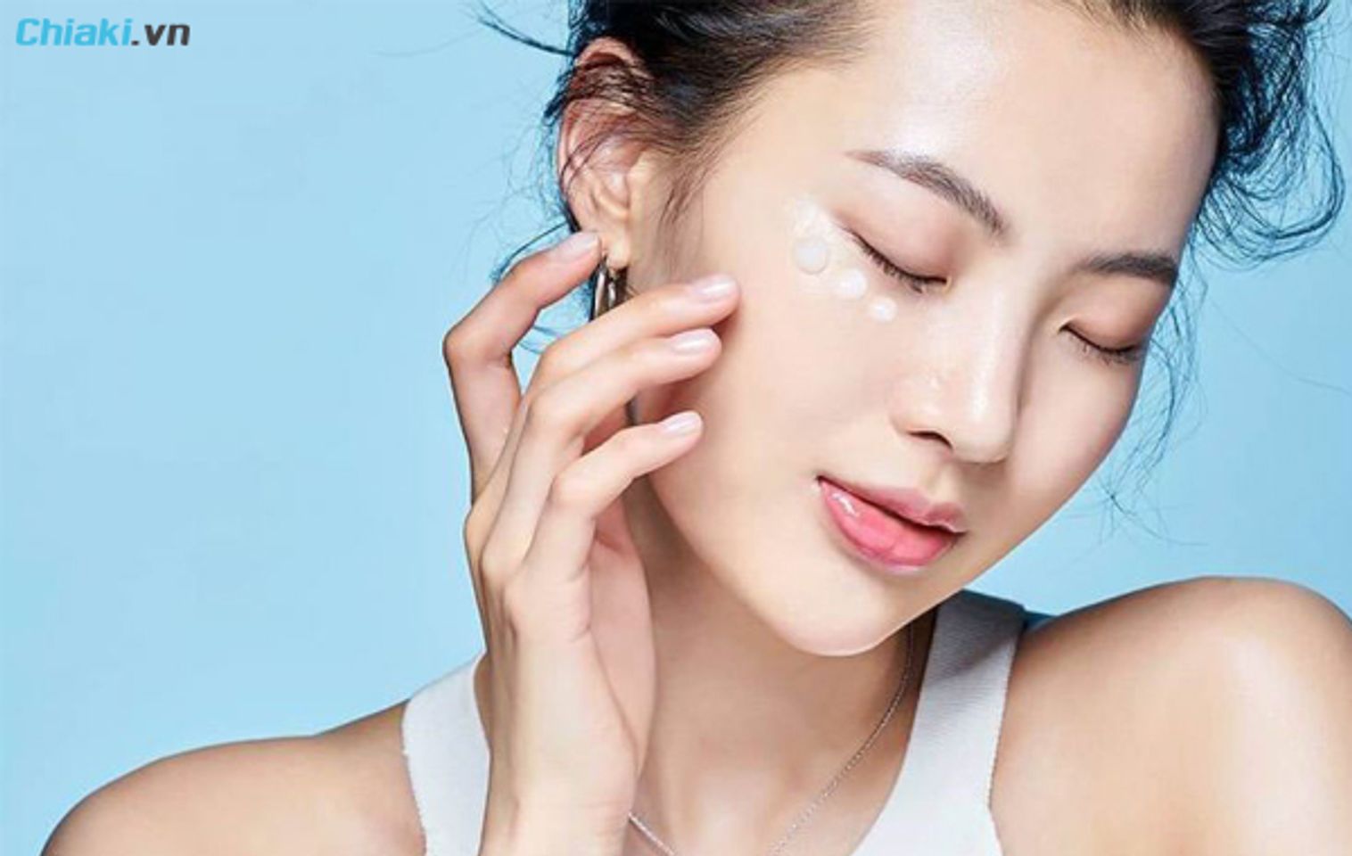 B&iacute; quyết chọn kem chống nắng kh&ocirc;ng bết d&iacute;nh ph&ugrave; hợp