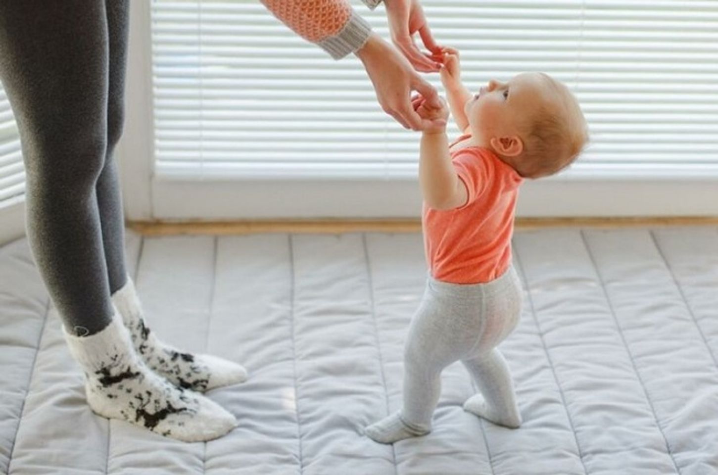 Trẻ ph&aacute;t triển theo c&aacute;c mốc tuổi cho thấy b&eacute; hợp sữa c&ocirc;ng thức