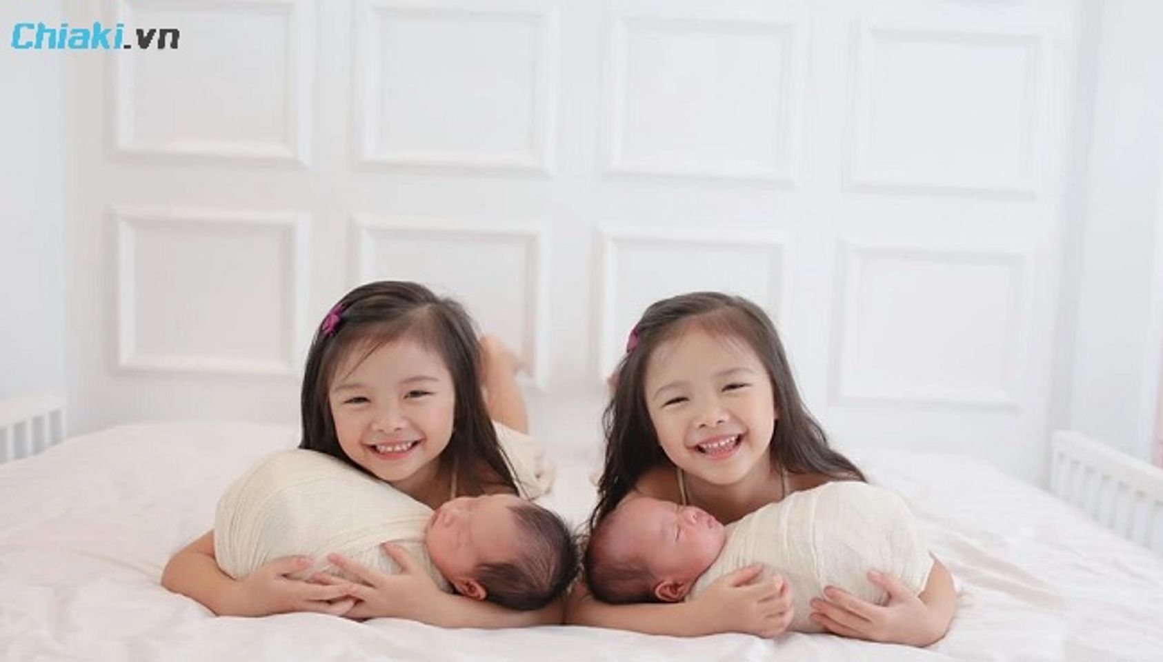 Khi bạn kh&ocirc;ng đủ sữa hoặc sinh đ&ocirc;i th&igrave; c&oacute; thể sử dụng trộn sữa mẹ với sữa c&ocirc;ng thức