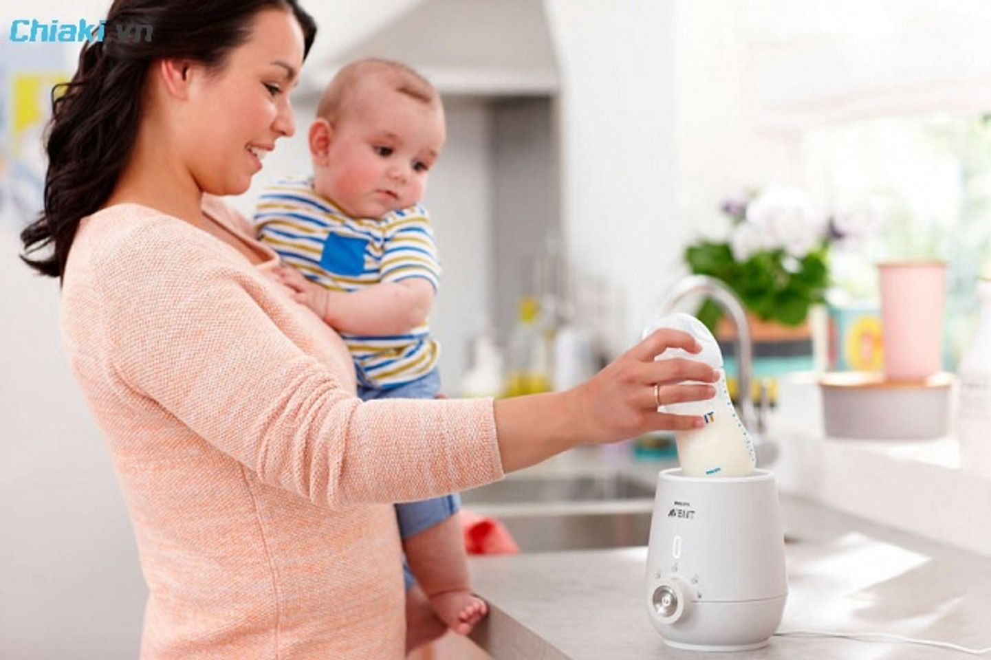 Nhiệt độ h&acirc;m sữa l&yacute; tưởng l&agrave; 37 - 40 độ C