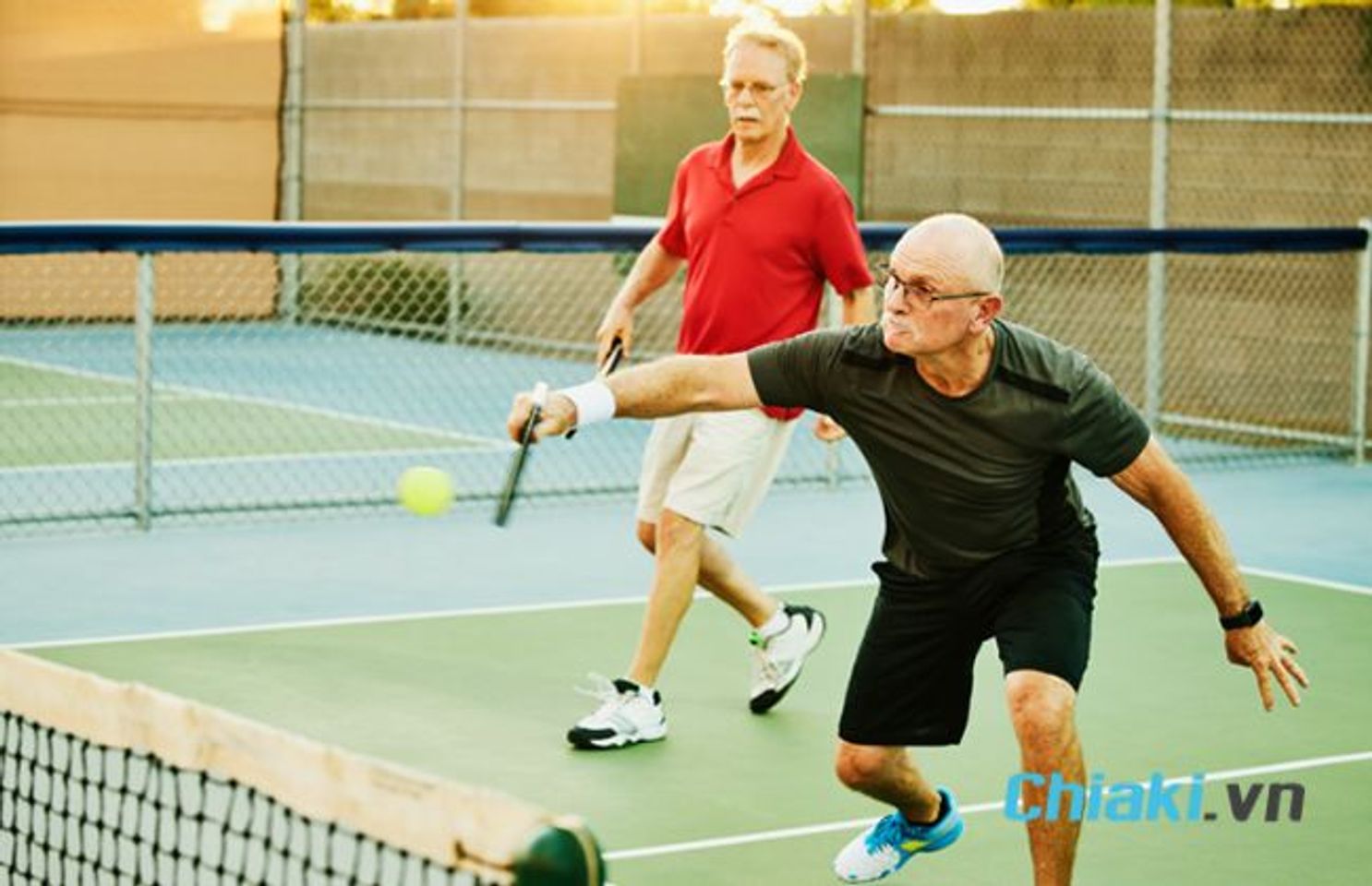 Chơi Pickleball tăng cường sức khỏe xương khớp