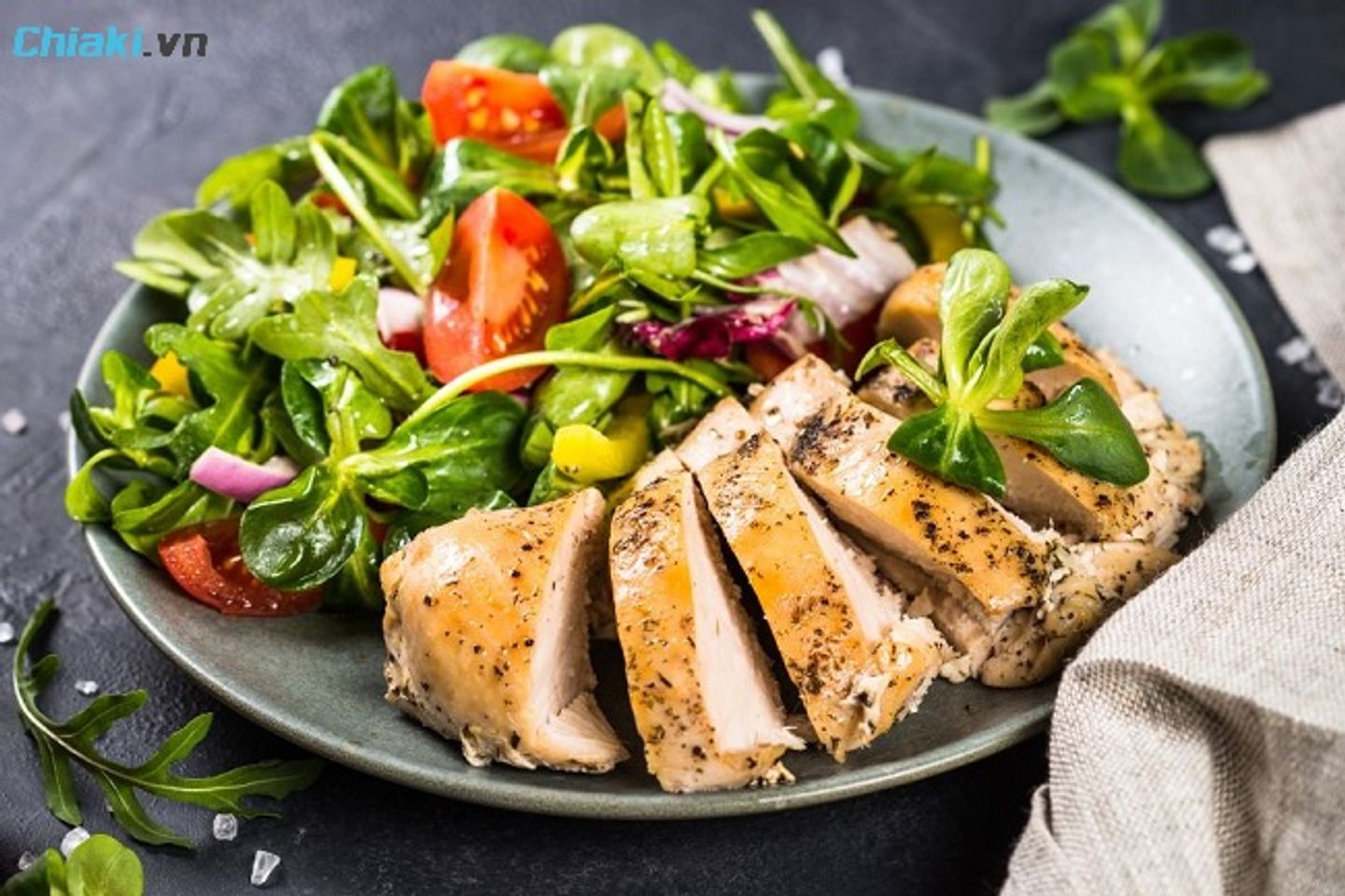 Tăng Cường Chế Độ Low-Carb với ức g&agrave; nướng rau củ