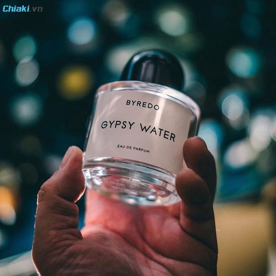 Nước hoa Byredo Gypsy Water l&agrave; một sự kết hợp của hương thơm gỗ