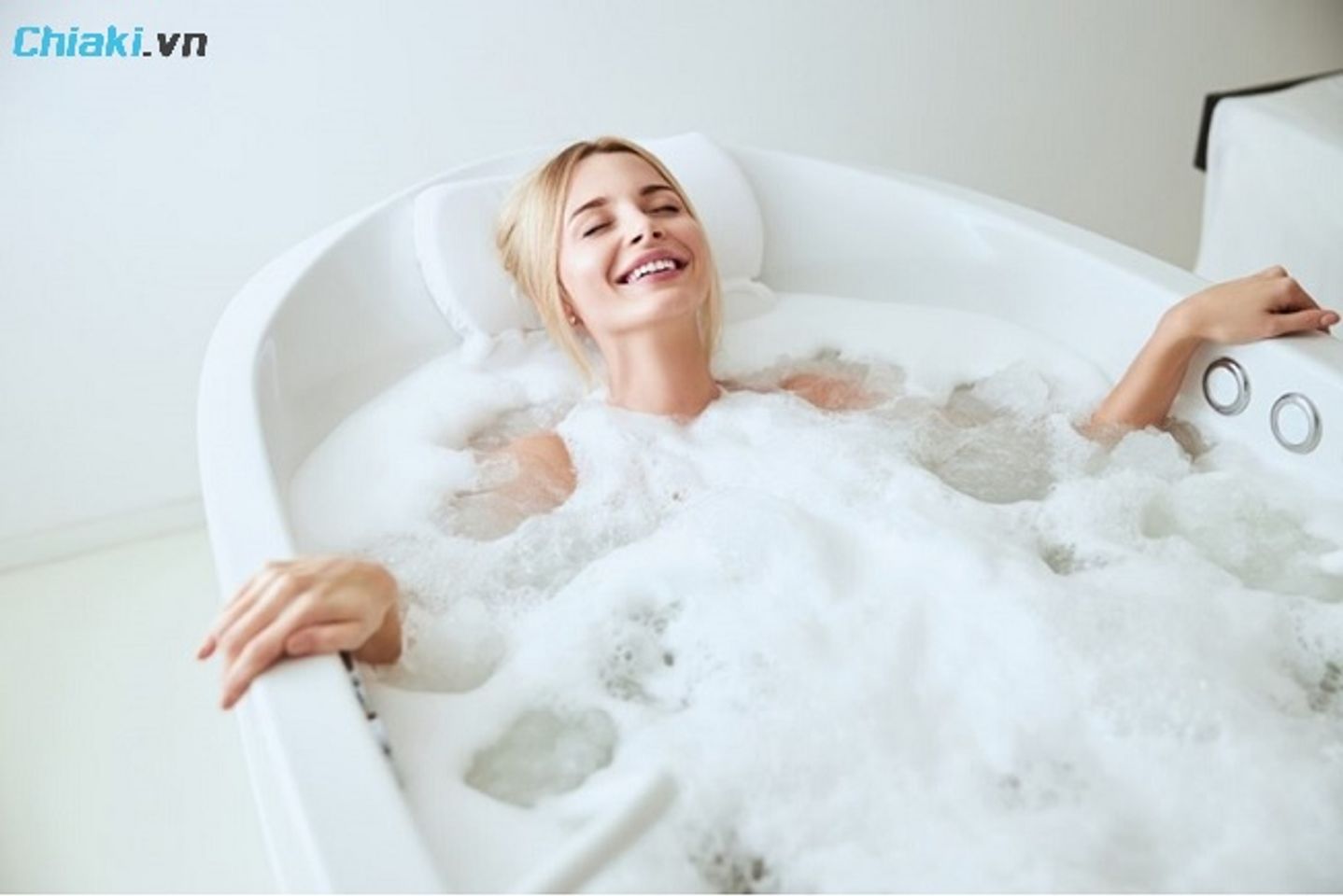 Sữa tắm nước hoa lưu hương l&acirc;u hơn sữa tắm th&ocirc;ng thường