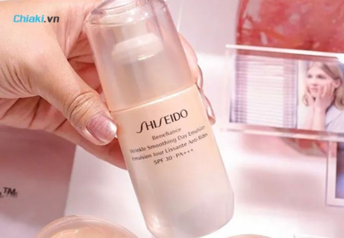 Sữa dưỡng da Shiseido Benefiance Wrinkle Smoothing Day Emulsion