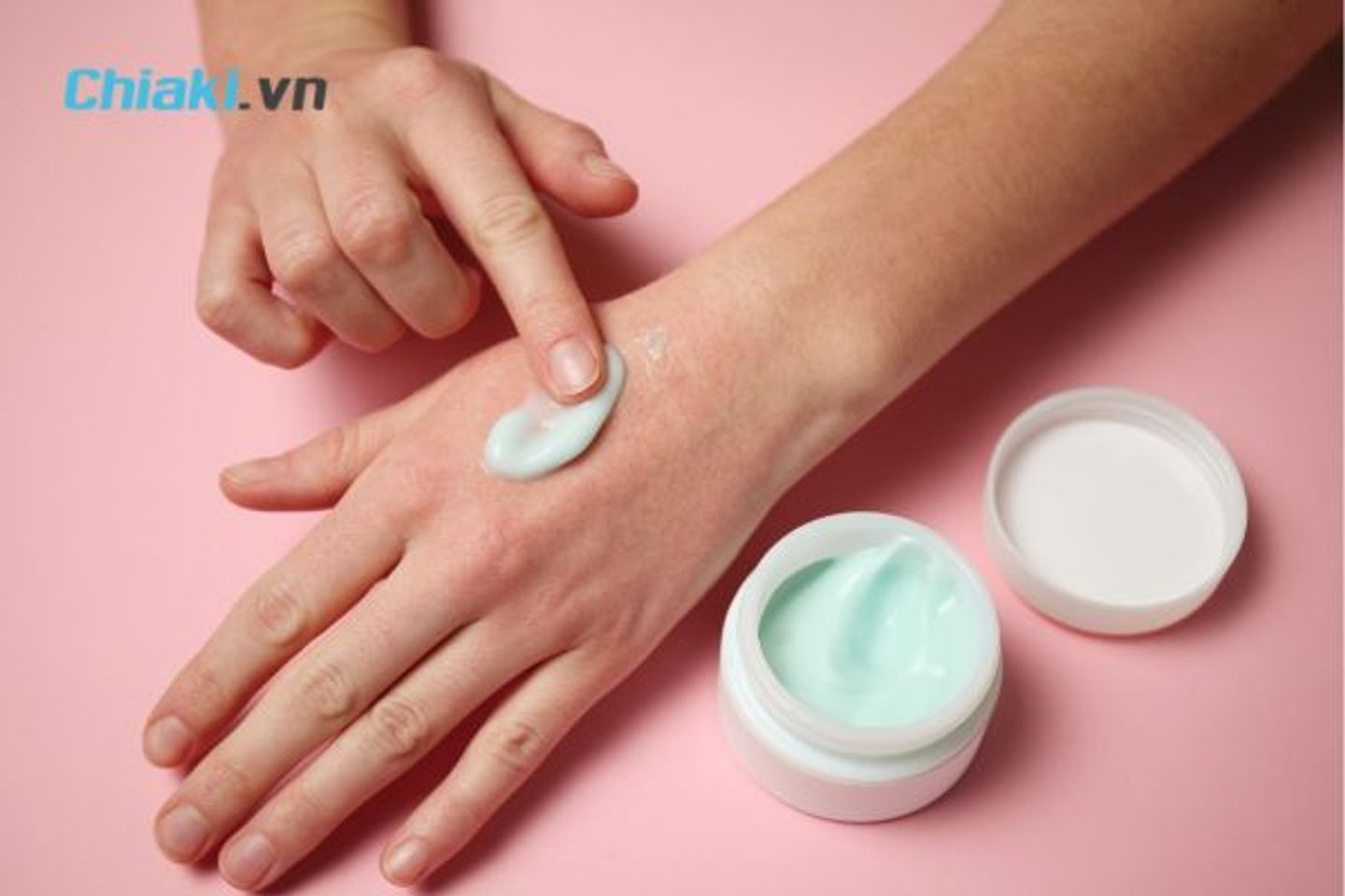 Lưu &yacute; khi sử dụng kem dưỡng ẩm cho vi&ecirc;m da cơ địa