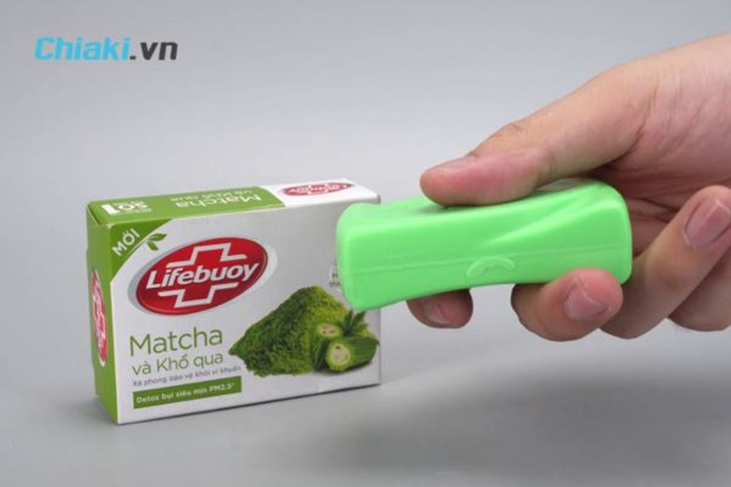 X&agrave; ph&ograve;ng Lifebuoy matcha v&agrave; khổ qua