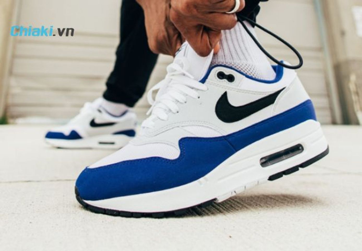 C&aacute;ch buộc d&acirc;y gi&agrave;y Nike Air Max kiểu giấu d&acirc;y