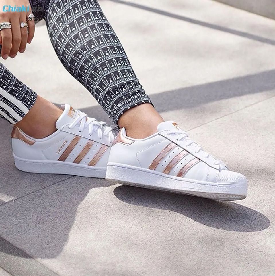 Gi&agrave;y Adidas ch&iacute;nh h&atilde;ng c&oacute; độ bền cao