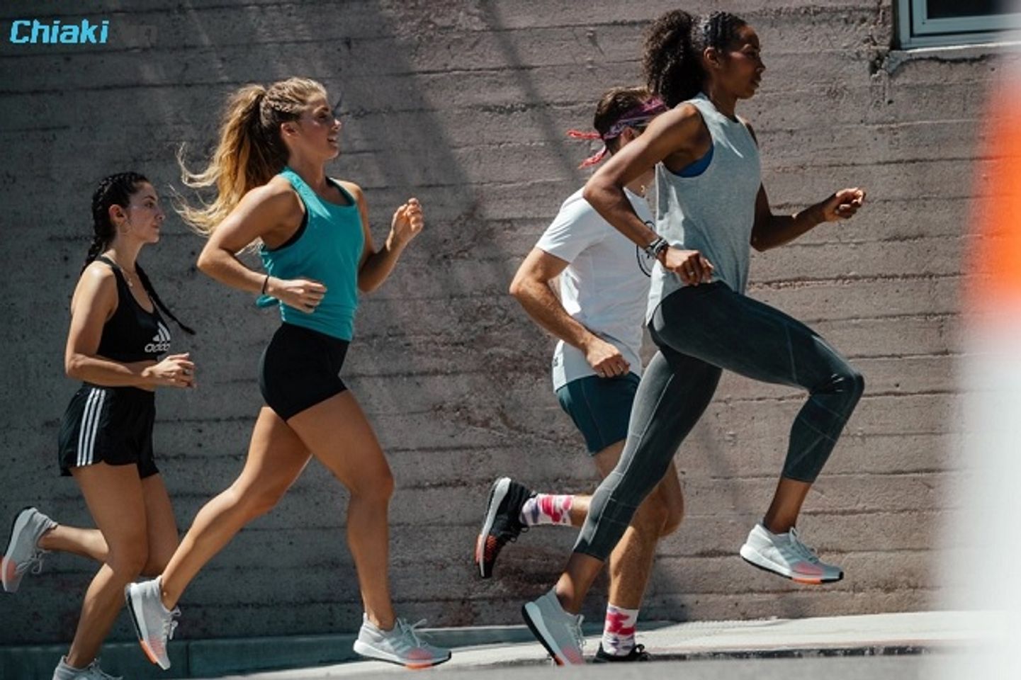 Gi&agrave;y Adidas nữ ph&ugrave; hợp với nhiều hoạt động