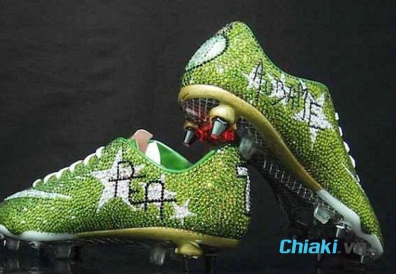 Gi&agrave;y đ&aacute; b&oacute;ng Nike Mercurial Vapor của Aubameyang
