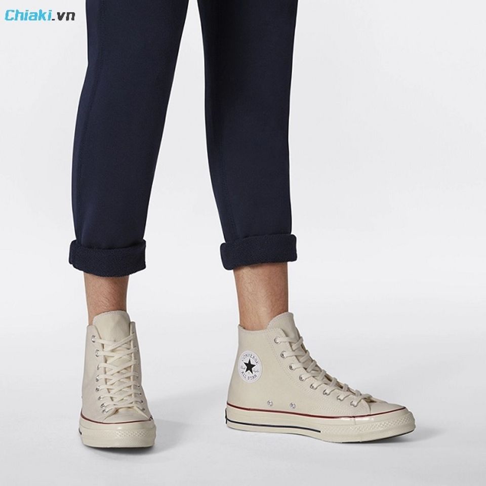 Gi&agrave;y sneaker High &ndash; top tr&ocirc;ng bạn năng động v&agrave; khỏe khoắn