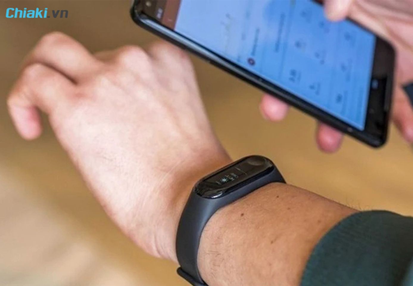 Kết nối đồng hồ th&ocirc;ng minh với smartphone