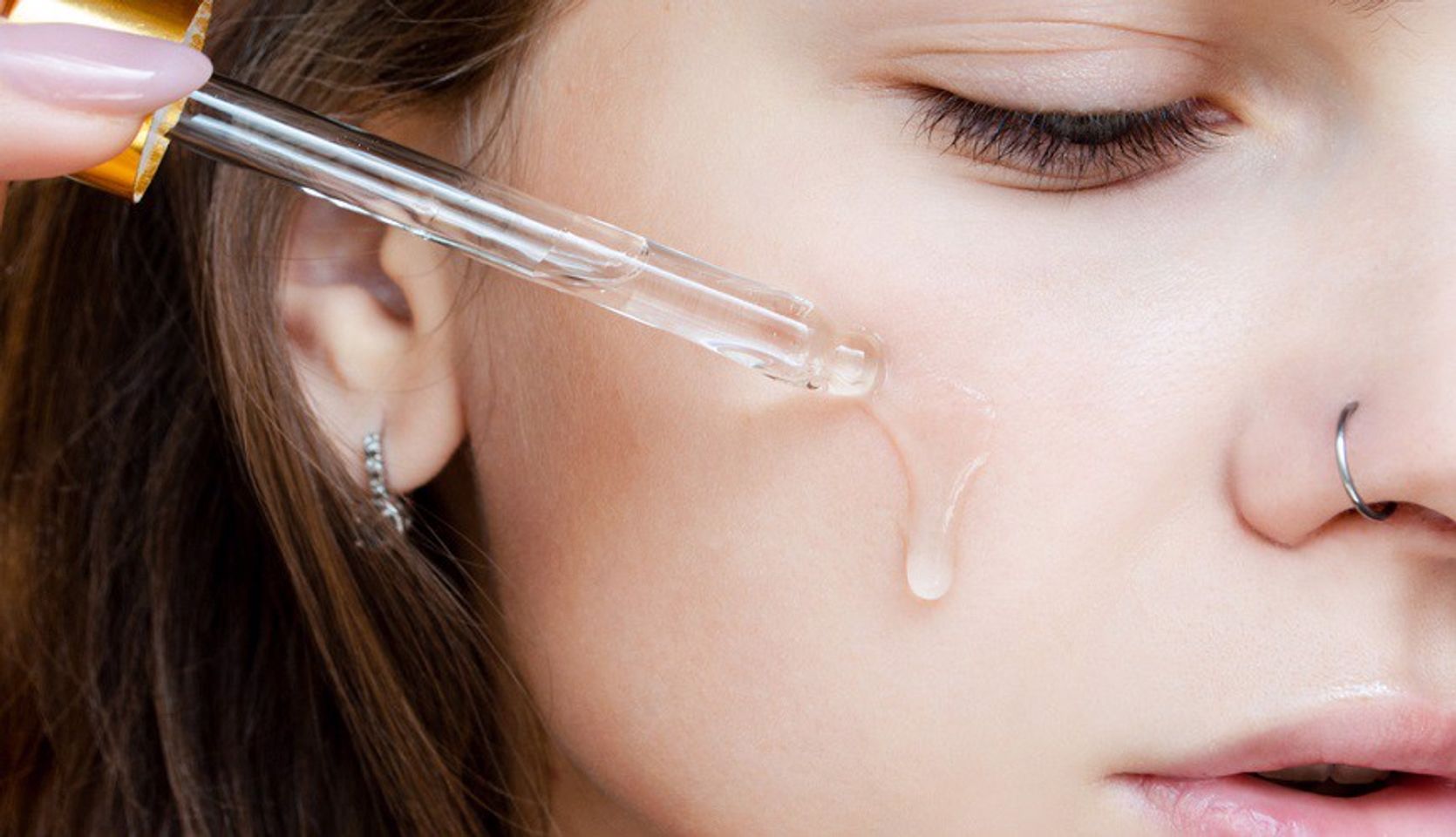 N&ecirc;n kết hợp sử dụng cả Booster v&agrave; serum để c&oacute; kết quả tốt cho l&agrave;n da