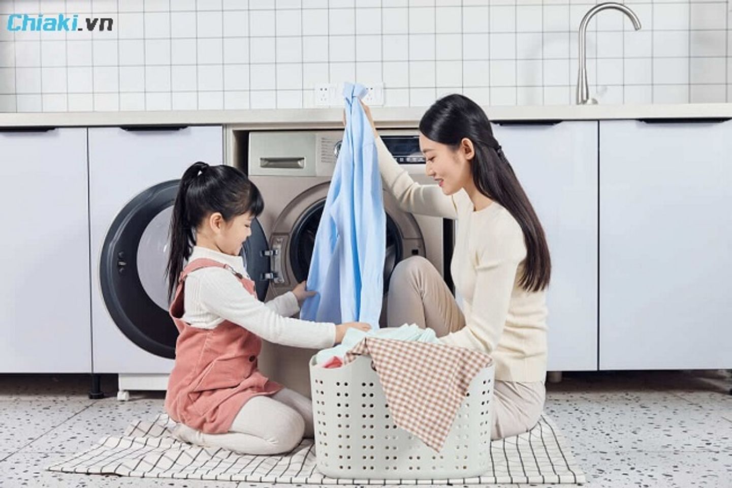 Những lưu &yacute; khi sử dụng nước giặt quần &aacute;o thơm l&acirc;u