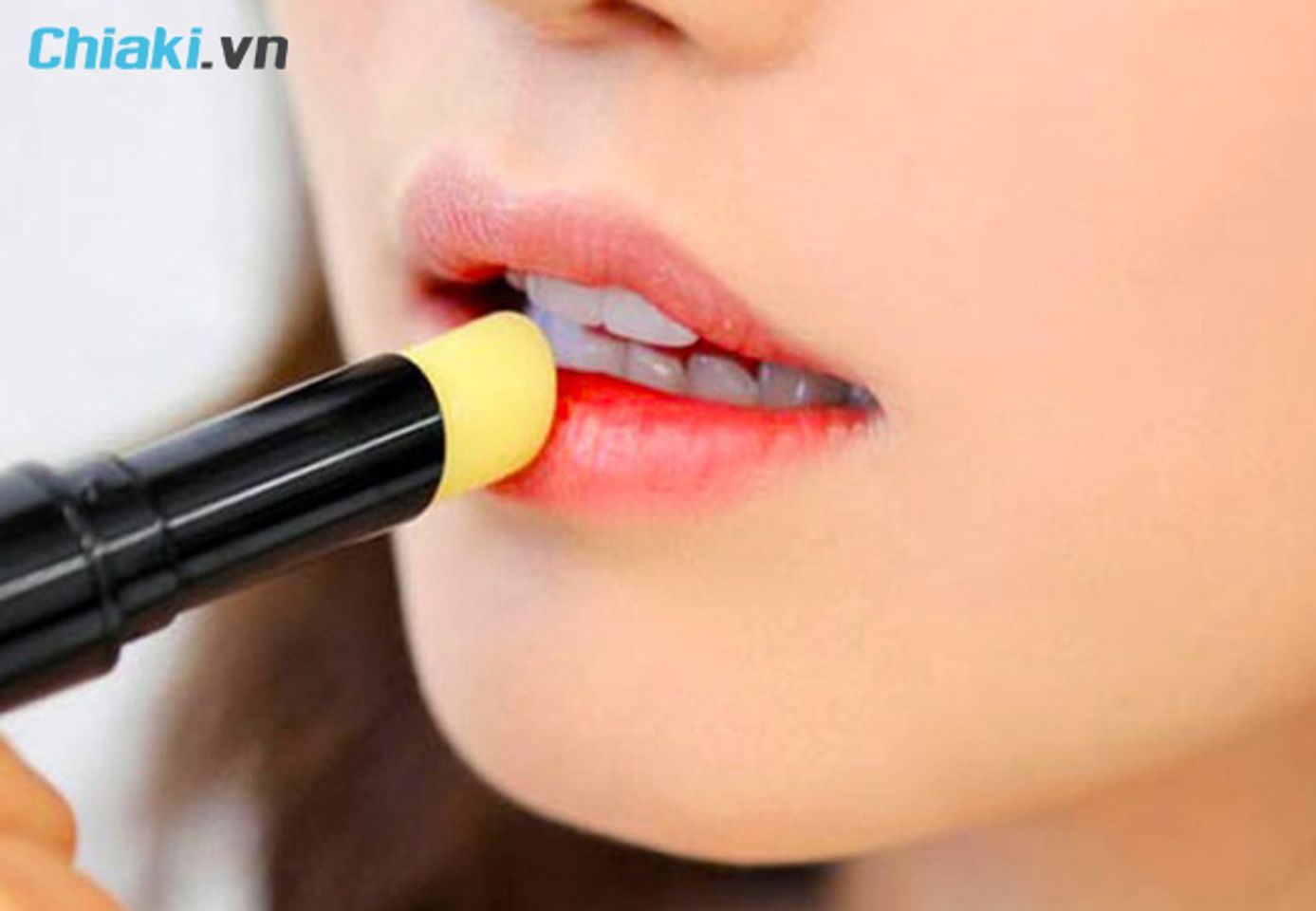 những lưu &yacute; khi sử dụng son dưỡng m&ocirc;i sau xăm