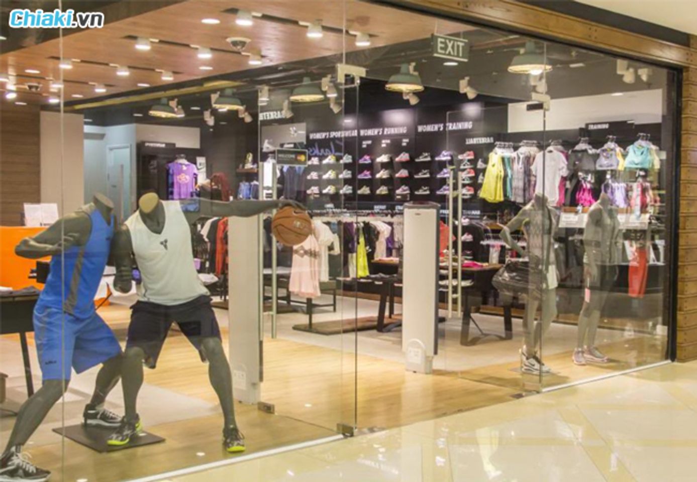 cửa h&agrave;ng gi&agrave;y nike Time City
