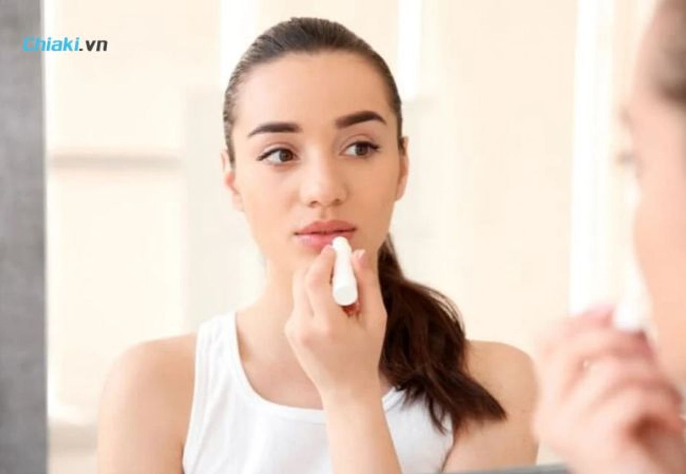 Tại sao n&ecirc;n chọn son dưỡng kh&ocirc;ng m&agrave;u?