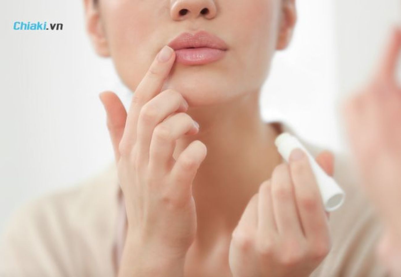 Ti&ecirc;u ch&iacute; lựa chọn son dưỡng kh&ocirc;ng m&agrave;u cực chuẩn