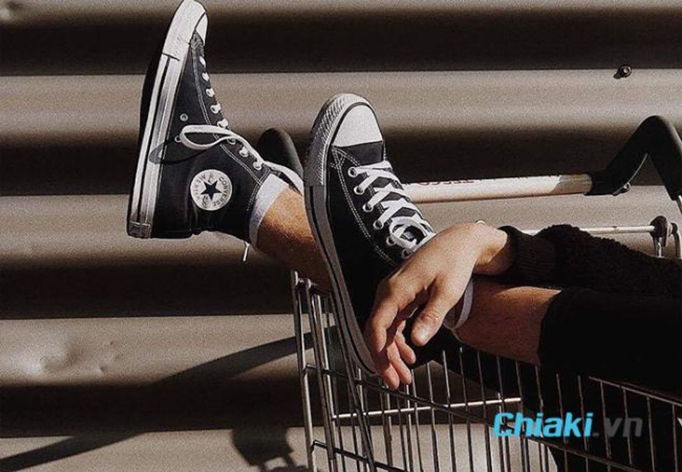 C&aacute;c loại gi&agrave;y thể thao - Gi&agrave;y sneaker
