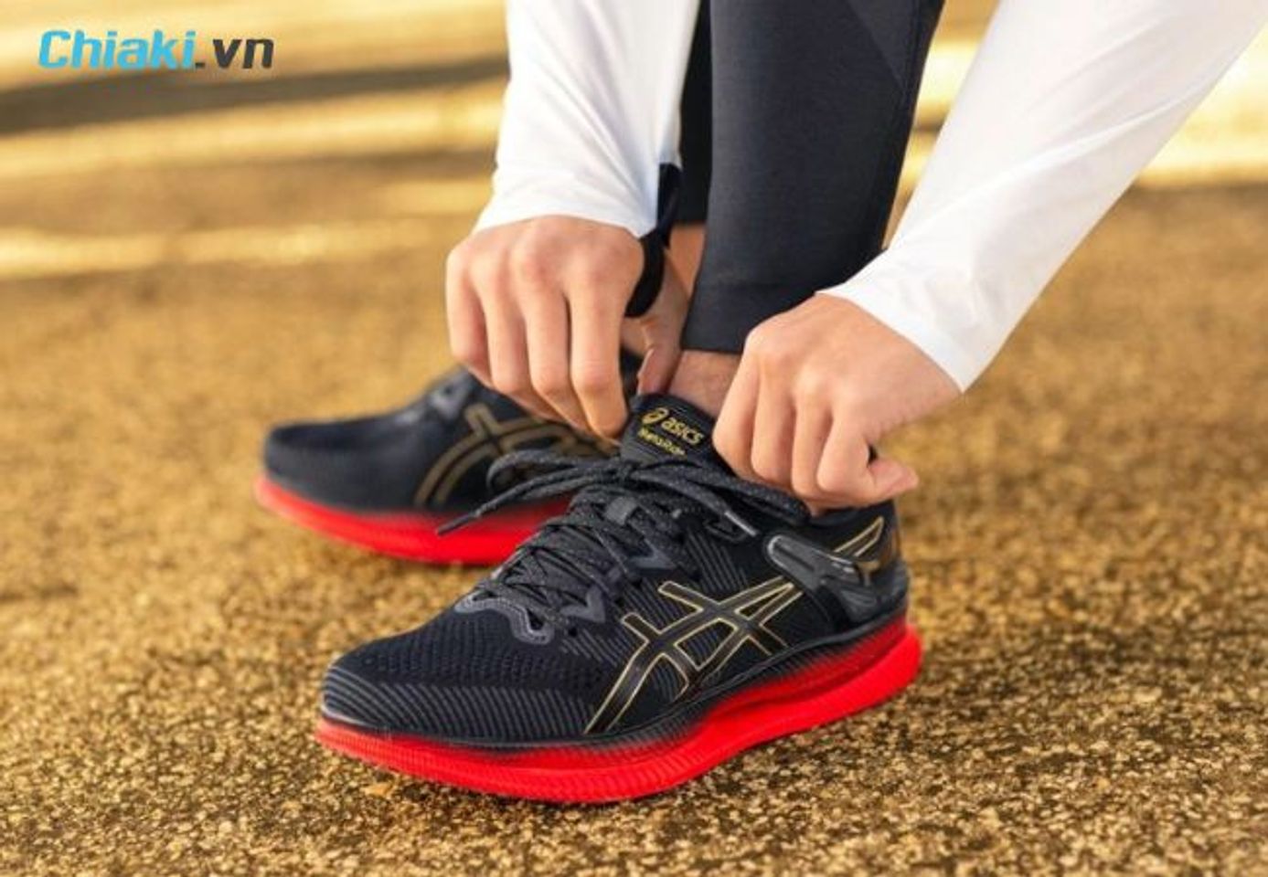 C&aacute;ch check gi&agrave;y Asics real dựa vào giá cả