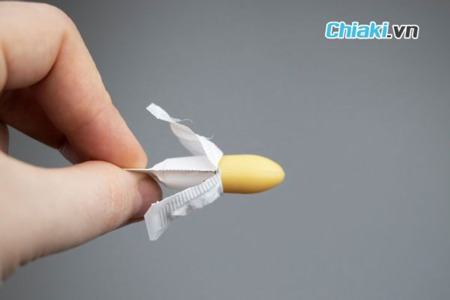 C&aacute;ch đặt thuốc phụ khoa cho b&agrave; bầu