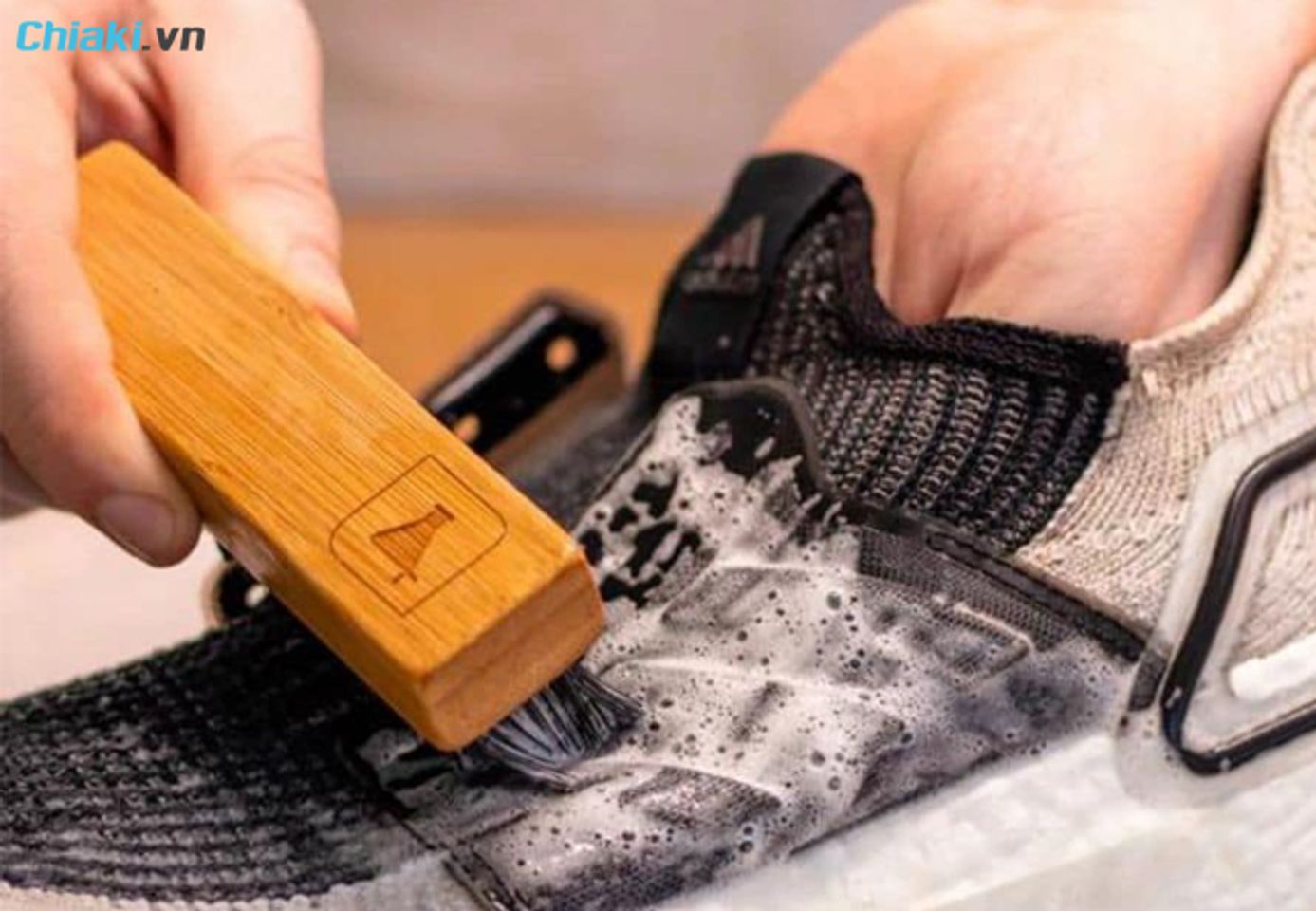 C&aacute;ch giặt gi&agrave;y vải dệt kim