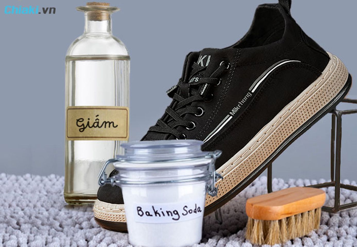 D&ugrave;ng giấm v&agrave; baking soda