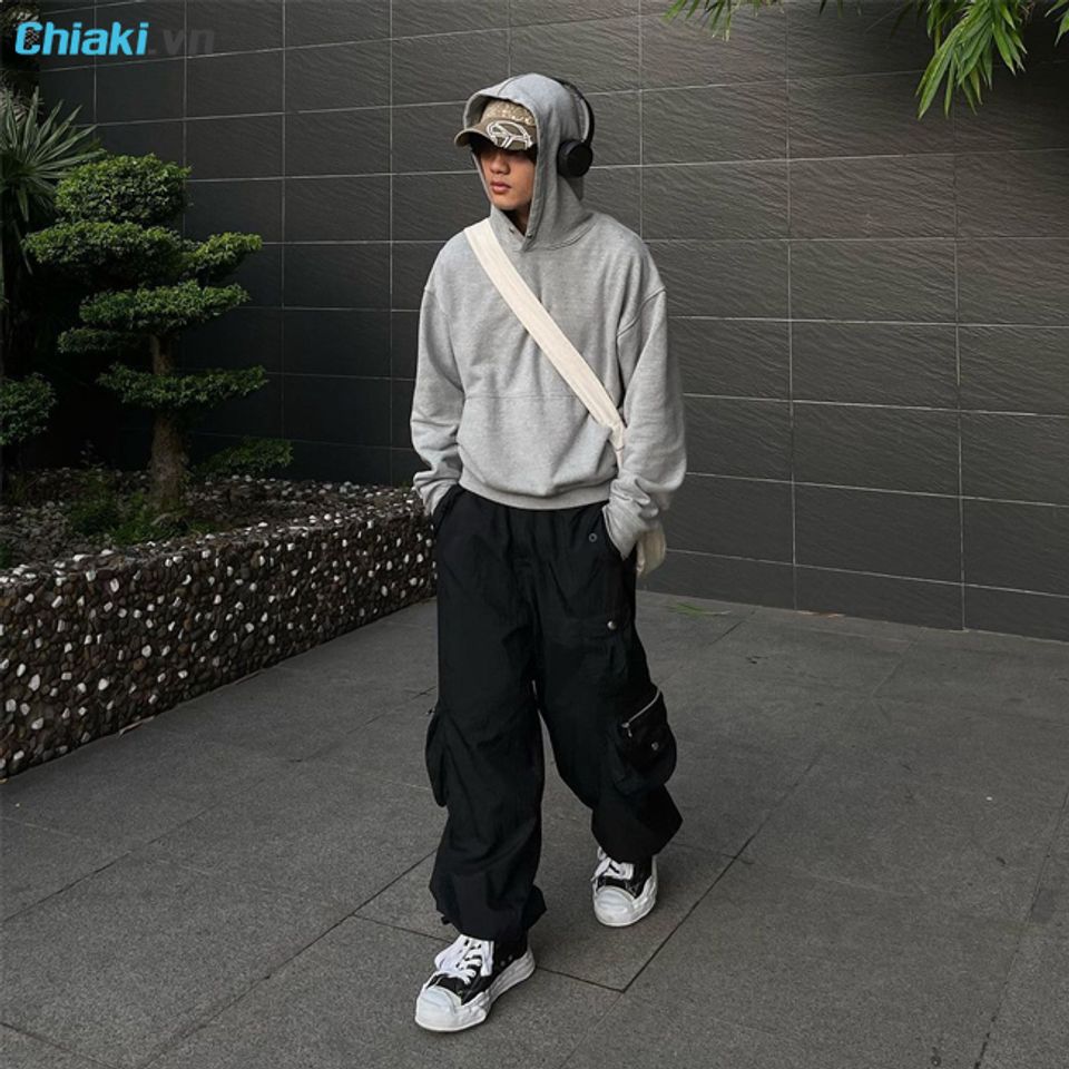 C&aacute;ch phối đồ nam với gi&agrave;y sneaker v&agrave; &aacute;o hoodie