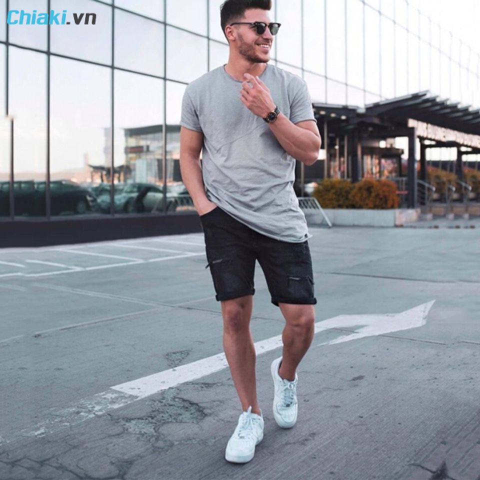 C&aacute;ch phối đồ nam với gi&agrave;y sneaker v&agrave; quần short