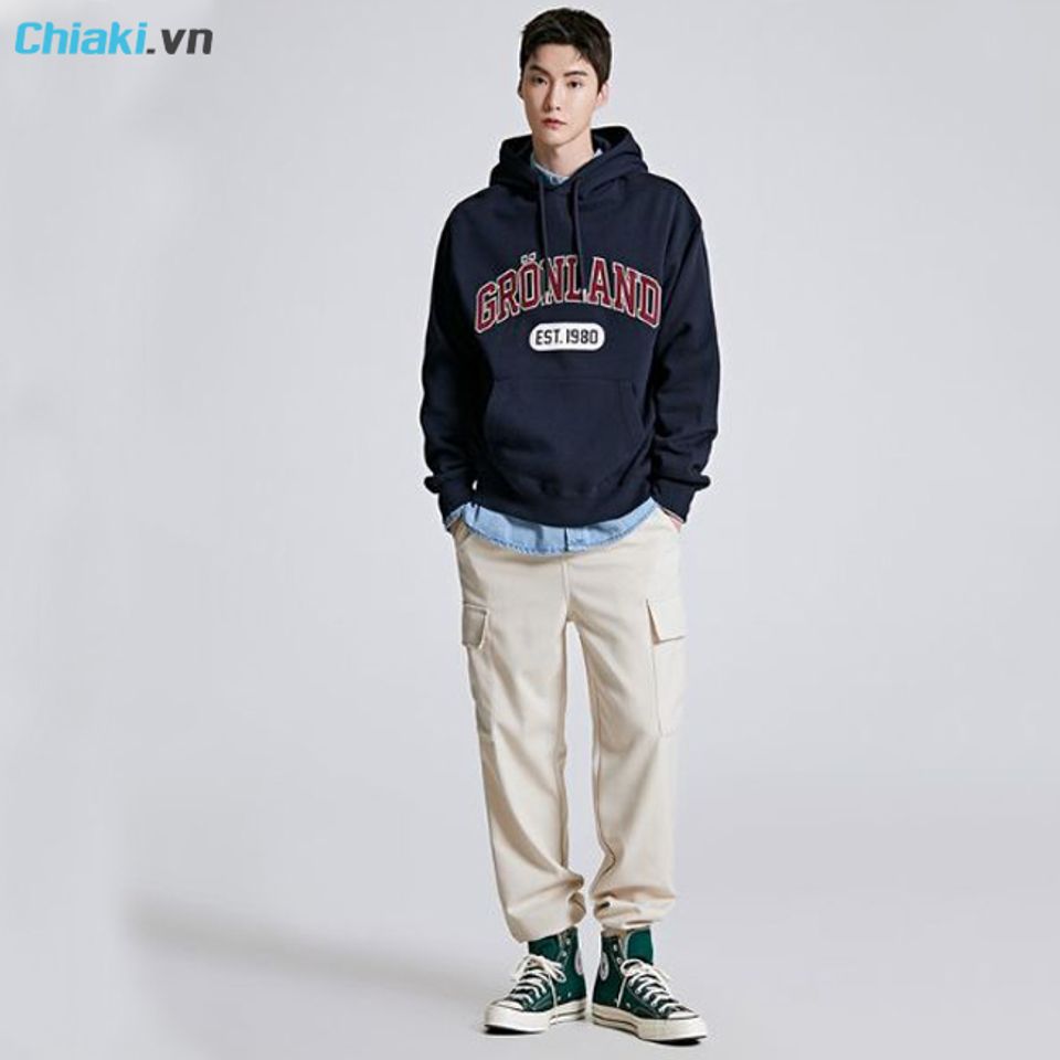 C&aacute;ch phối gi&agrave;y sneaker nam với quần jogger