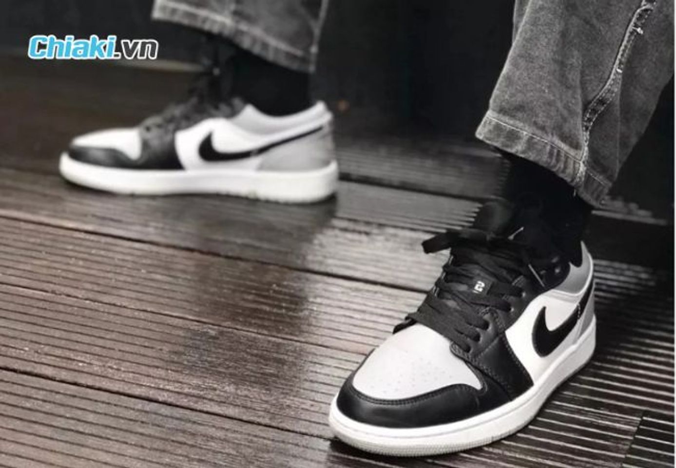 C&aacute;ch xỏ d&acirc;y gi&agrave;y Jordan 1 dạng thắt n&uacute;t chắc chắn, mạnh mẽ