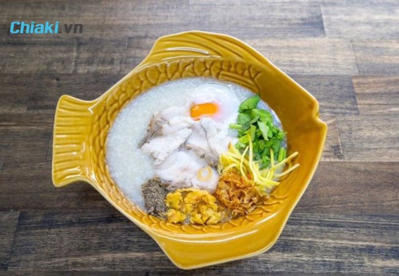 Ch&aacute;o c&aacute; l&oacute;c hạt sen