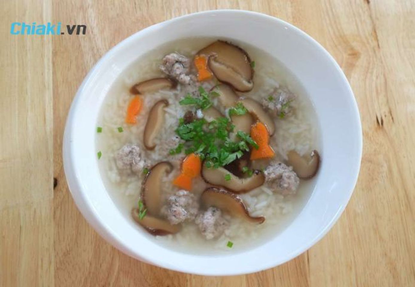Ch&aacute;o nấm thịt heo cho b&eacute;